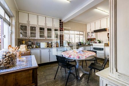 Casa à venda com 545m², 5 quartos e 4 vagas Casa à venda com 545m², 5 quartos e 4 vagas1o. Andar - Cozinha