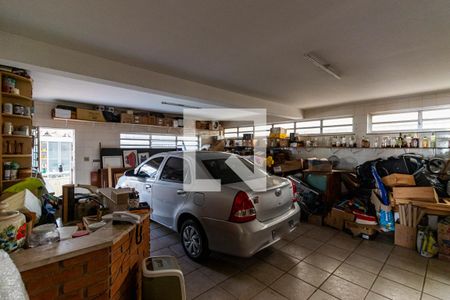 Casa à venda com 545m², 5 quartos e 4 vagas Casa à venda com 545m², 5 quartos e 4 vagasGaragem