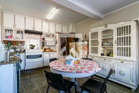 Casa à venda com 545m², 5 quartos e 4 vagas Casa à venda com 545m², 5 quartos e 4 vagas1o. Andar - Cozinha