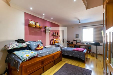 Casa à venda com 545m², 5 quartos e 4 vagas Casa à venda com 545m², 5 quartos e 4 vagas2o. Andar - Suíte 4