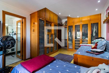 Casa à venda com 545m², 5 quartos e 4 vagas Casa à venda com 545m², 5 quartos e 4 vagas2o. Andar - Suíte 4