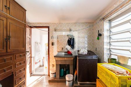 Casa à venda com 545m², 5 quartos e 4 vagas Casa à venda com 545m², 5 quartos e 4 vagas1o. Andar - Área de Serviço