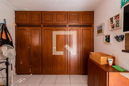 Casa à venda com 545m², 5 quartos e 4 vagas Casa à venda com 545m², 5 quartos e 4 vagas1o. Andar - Quarto de Serviço