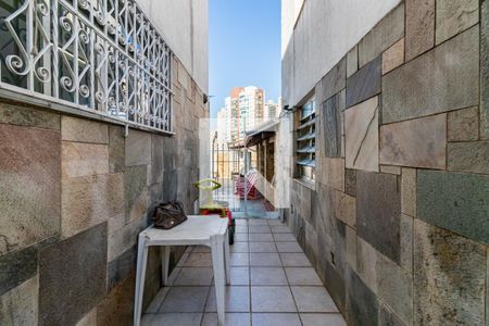 Casa à venda com 545m², 5 quartos e 4 vagas Casa à venda com 545m², 5 quartos e 4 vagas1o. Andar - Quintal