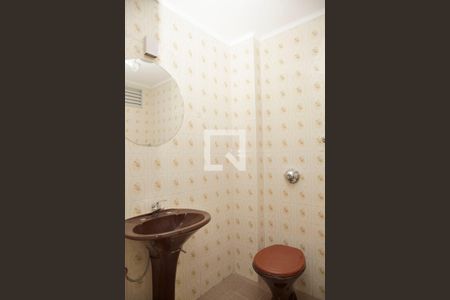 Banheiro de apartamento para alugar com 1 quarto, 42m² em Floresta, Porto Alegre