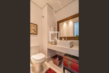 Apartamento à venda com 360m², 3 quartos e 5 vagas Apartamento à venda com 360m², 3 quartos e 5 vagasLavabo