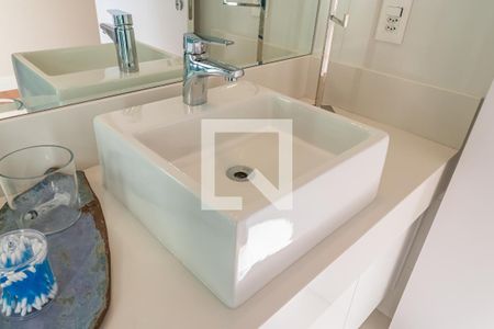 Apartamento à venda com 360m², 3 quartos e 5 vagas Apartamento à venda com 360m², 3 quartos e 5 vagasBanheiro da Suíte 2