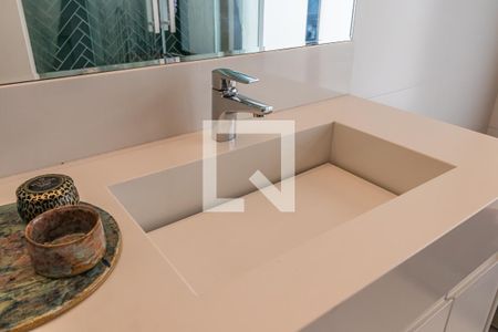 Apartamento à venda com 360m², 3 quartos e 5 vagas Apartamento à venda com 360m², 3 quartos e 5 vagasBanheiro 1 da Suíte 3