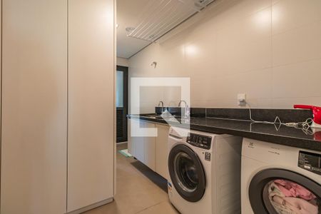 Apartamento à venda com 360m², 3 quartos e 5 vagas Apartamento à venda com 360m², 3 quartos e 5 vagasÁrea de Serviço