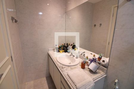 Apartamento à venda com 170m², 3 quartos e 2 vagasBanheiro da Suíte 2