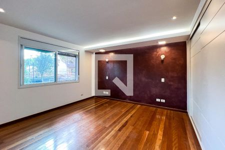 Casa à venda com 250m², 3 quartos e 2 vagas Casa à venda com 250m², 3 quartos e 2 vagasSuite 3