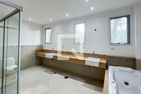 Casa à venda com 250m², 3 quartos e 2 vagas Casa à venda com 250m², 3 quartos e 2 vagasBanheiro da Suíte 3