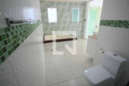 Casa de condomínio à venda com 239m², 3 quartos e 2 vagas Casa de condomínio à venda com 239m², 3 quartos e 2 vagasBanheiro da Suíte 1