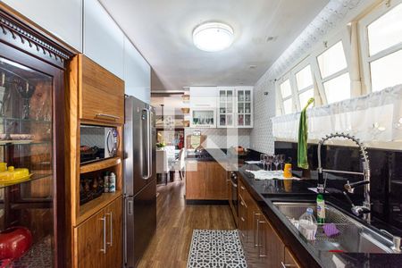 Casa de condomínio à venda com 150m², 4 quartos e 6 vagas Casa de condomínio à venda com 150m², 4 quartos e 6 vagasCozinha