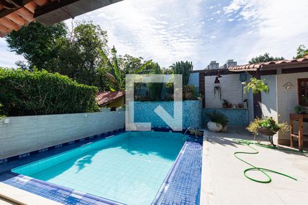 Casa de condomínio à venda com 150m², 4 quartos e 6 vagas Casa de condomínio à venda com 150m², 4 quartos e 6 vagasÁrea externa