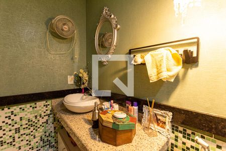 Casa de condomínio à venda com 150m², 4 quartos e 6 vagas Casa de condomínio à venda com 150m², 4 quartos e 6 vagasBanheiro