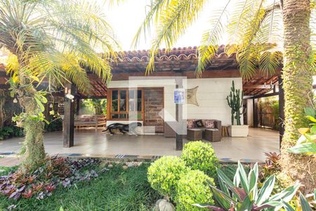 Casa de condomínio à venda com 150m², 4 quartos e 6 vagas Casa de condomínio à venda com 150m², 4 quartos e 6 vagasÁrea externa