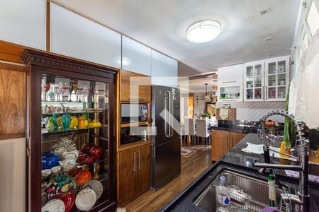 Casa de condomínio à venda com 150m², 4 quartos e 6 vagas Casa de condomínio à venda com 150m², 4 quartos e 6 vagasCozinha