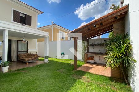 Casa de condomínio à venda com 165m², 3 quartos e 3 vagasChurrasqueira