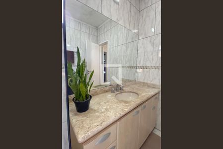 Casa de condomínio à venda com 165m², 3 quartos e 3 vagasBanheiro da Suíte 1