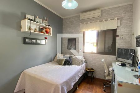 Casa de condomínio à venda com 165m², 3 quartos e 3 vagasQuarto 2