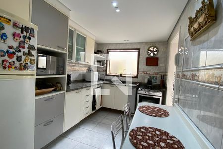 Casa de condomínio à venda com 165m², 3 quartos e 3 vagasCozinha