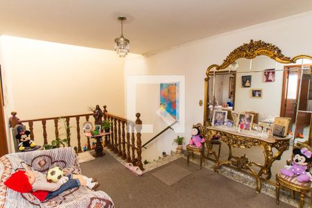 Casa à venda com 500m², 4 quartos e 3 vagas Casa à venda com 500m², 4 quartos e 3 vagasHall