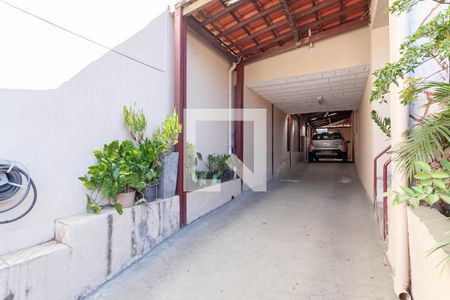 Casa à venda com 195m², 3 quartos e 4 vagas Casa à venda com 195m², 3 quartos e 4 vagasGaragem