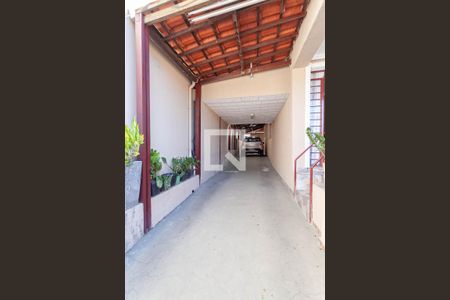 Casa à venda com 195m², 3 quartos e 4 vagas Casa à venda com 195m², 3 quartos e 4 vagasGaragem