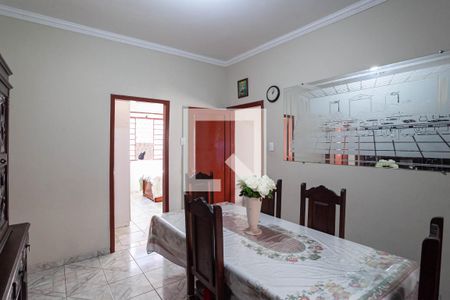 Casa à venda com 195m², 3 quartos e 4 vagas Casa à venda com 195m², 3 quartos e 4 vagasCopa