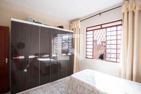 Casa à venda com 195m², 3 quartos e 4 vagas Casa à venda com 195m², 3 quartos e 4 vagasQuarto 2