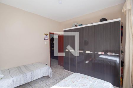 Casa à venda com 195m², 3 quartos e 4 vagas Casa à venda com 195m², 3 quartos e 4 vagasQuarto 2