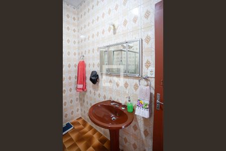 Casa à venda com 195m², 3 quartos e 4 vagas Casa à venda com 195m², 3 quartos e 4 vagasBanheiro social