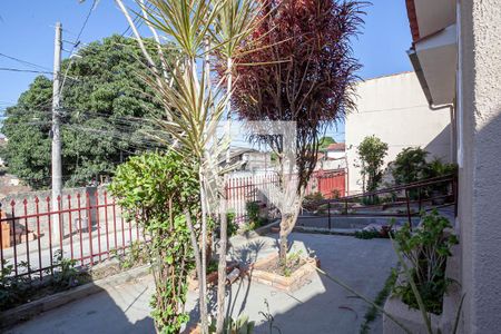 Casa à venda com 195m², 3 quartos e 4 vagas Casa à venda com 195m², 3 quartos e 4 vagasFachada