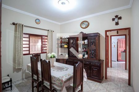 Casa à venda com 195m², 3 quartos e 4 vagas Casa à venda com 195m², 3 quartos e 4 vagasCopa