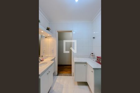 Casa à venda com 140m², 3 quartos e 4 vagasBanheiro da Suíte