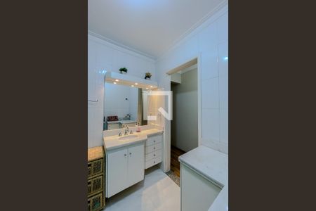 Casa à venda com 140m², 3 quartos e 4 vagasBanheiro da Suíte