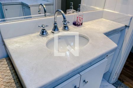 Casa à venda com 140m², 3 quartos e 4 vagasBanheiro da Suíte