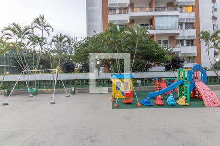 Apartamento à venda com 270m², 4 quartos e 2 vagas Apartamento à venda com 270m², 4 quartos e 2 vagasÁrea comum - Playground