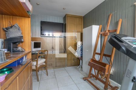 Apartamento à venda com 270m², 4 quartos e 2 vagas Apartamento à venda com 270m², 4 quartos e 2 vagasEscritório