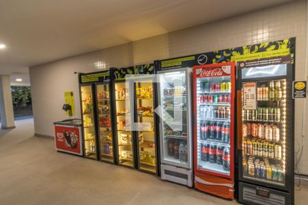 Apartamento à venda com 270m², 4 quartos e 2 vagas Apartamento à venda com 270m², 4 quartos e 2 vagasÁrea comum - Mercado