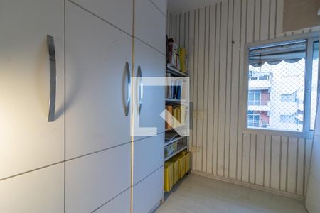 Apartamento à venda com 270m², 4 quartos e 2 vagas Apartamento à venda com 270m², 4 quartos e 2 vagasQuarto