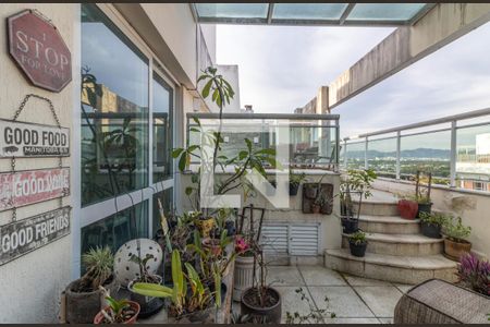 Apartamento à venda com 270m², 4 quartos e 2 vagas Apartamento à venda com 270m², 4 quartos e 2 vagasÁrea Gourmet