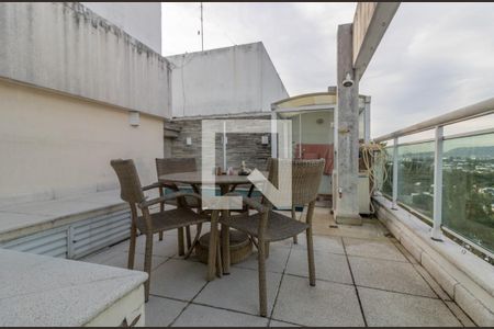 Apartamento à venda com 270m², 4 quartos e 2 vagas Apartamento à venda com 270m², 4 quartos e 2 vagasCobertura