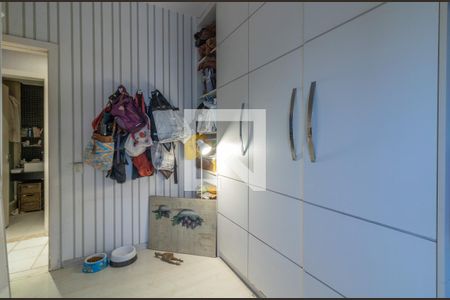 Apartamento à venda com 270m², 4 quartos e 2 vagas Apartamento à venda com 270m², 4 quartos e 2 vagasQuarto