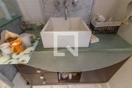 Apartamento à venda com 270m², 4 quartos e 2 vagas Apartamento à venda com 270m², 4 quartos e 2 vagasBanheiro Social