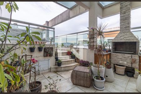 Apartamento à venda com 270m², 4 quartos e 2 vagas Apartamento à venda com 270m², 4 quartos e 2 vagasÁrea Gourmet