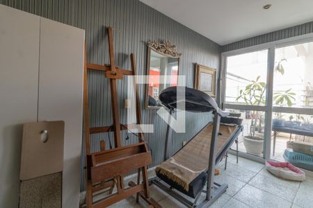 Apartamento à venda com 270m², 4 quartos e 2 vagas Apartamento à venda com 270m², 4 quartos e 2 vagasEscritório