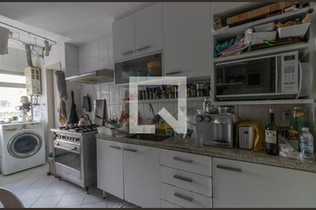 Apartamento à venda com 270m², 4 quartos e 2 vagas Apartamento à venda com 270m², 4 quartos e 2 vagasCozinha