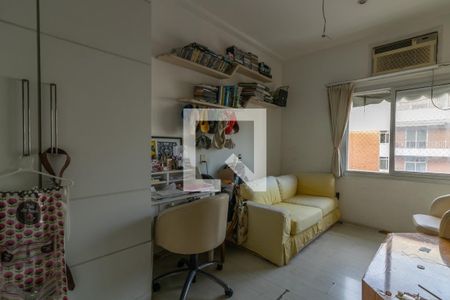 Apartamento à venda com 270m², 4 quartos e 2 vagas Apartamento à venda com 270m², 4 quartos e 2 vagasSuíte